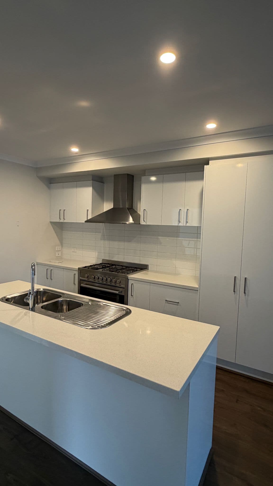 Sparkling kitchen left spotless after a full bond clean